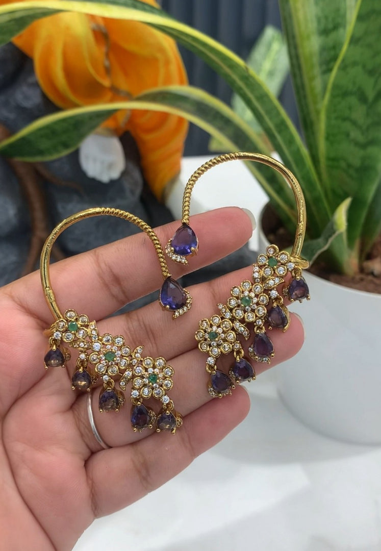 Beautiful earcuffs with green stone