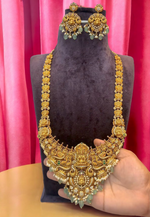 Load image into Gallery viewer, Traditional long haram with green stone and guttapusalu hangings
