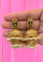 Load image into Gallery viewer, Beautiful jumkhas with guttapusalu hangings -perfect for any occasion
