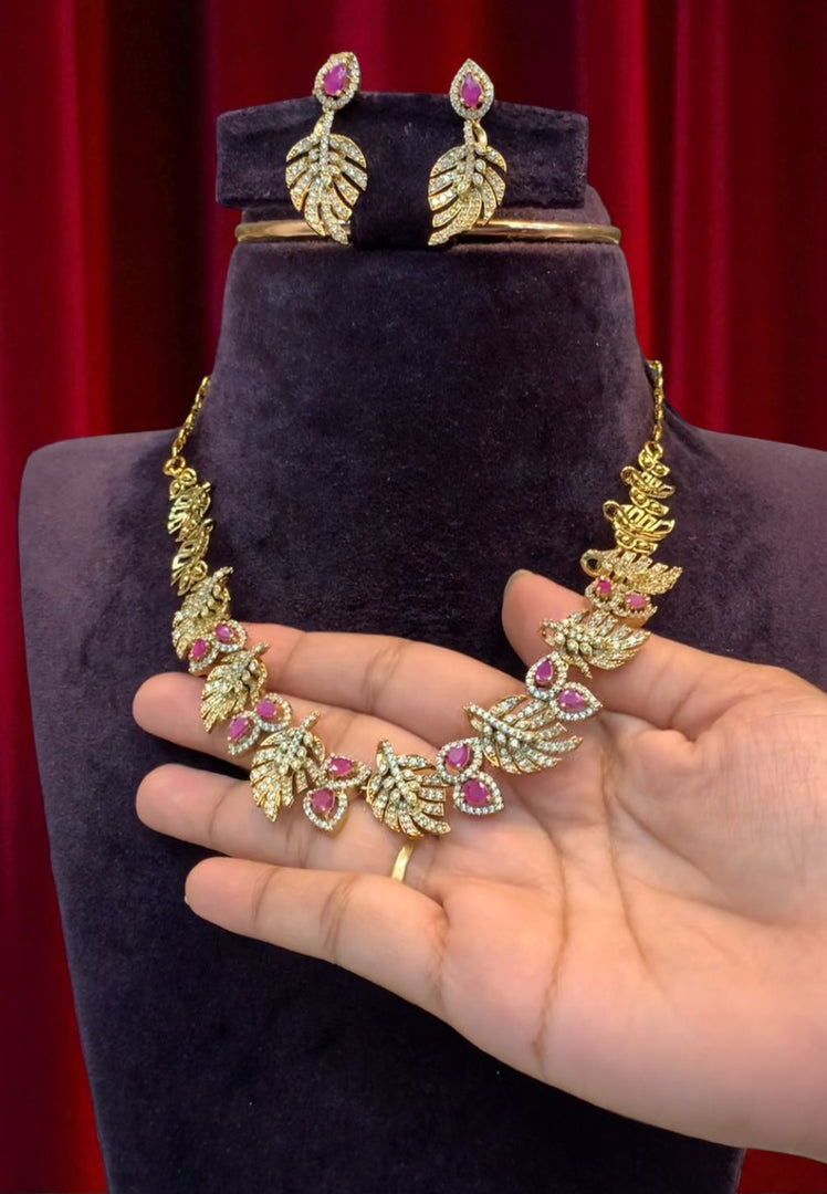 Beautiful short party wear necklace with green and pink stone