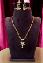 Load image into Gallery viewer, Beautiful short necklace with purple stone
