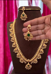 Beautiful short Haram with Goldfish