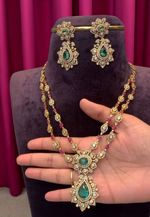 Load image into Gallery viewer, Beautiful double layered necklace with green stone
