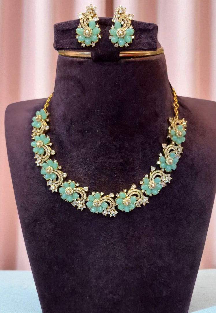 Beautiful party wear short necklace