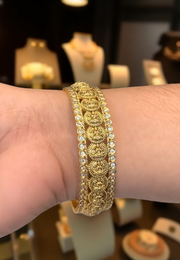 Beautiful bangle with goddess motive