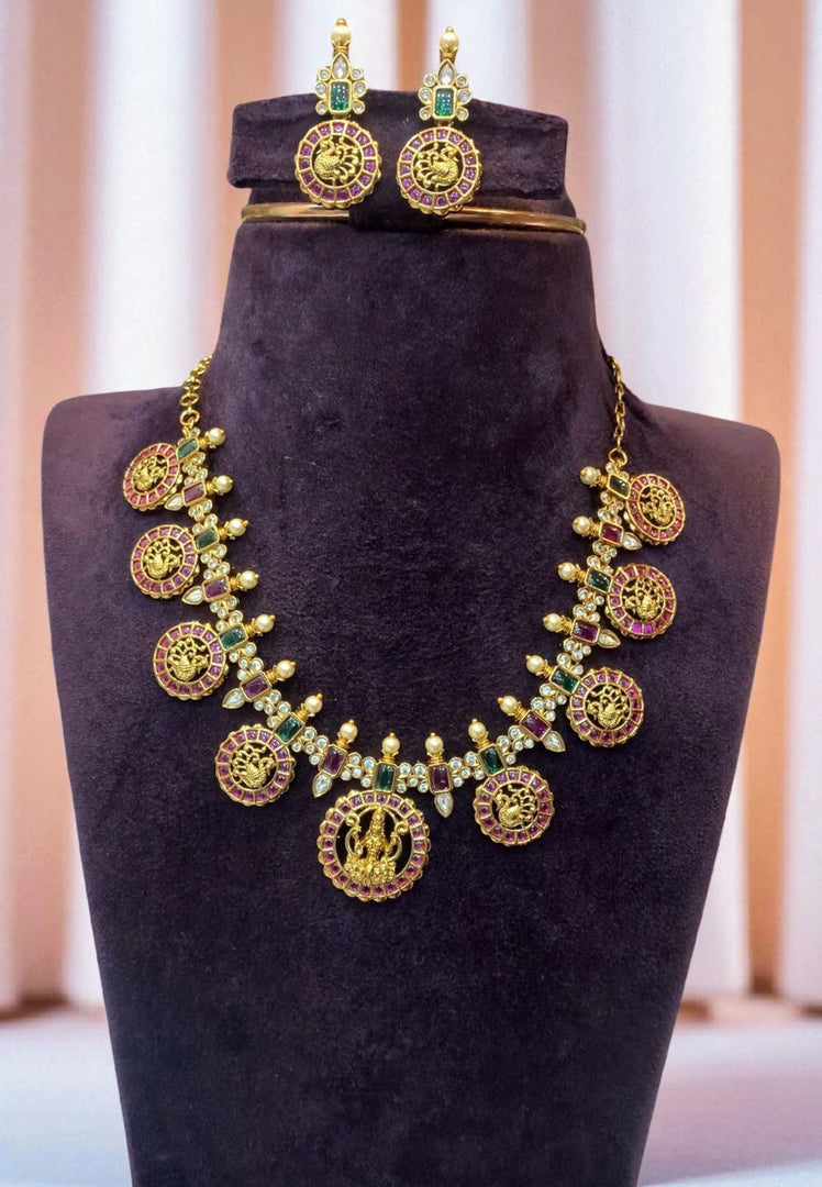 Traditional bottumala short haram with green and pink stone