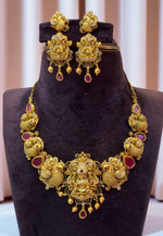 Load image into Gallery viewer, Traditional nakshi short haram with god Laxmi Devi motive
