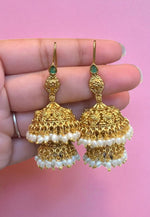 Load image into Gallery viewer, Beautiful double step jumkhas with green stone
