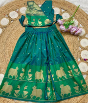 Lehenga*: Soft silk Fully stitched Banarasi design zari weaving work with full Inner 👚Blouse Fully stitched with zari weaving work