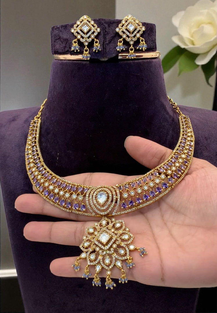 Beautiful victorian polish short necklace with purple stone