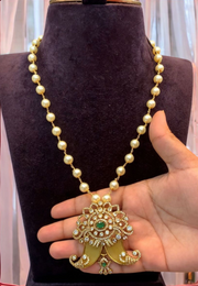 Beautiful tiger nail locket with pearls chain