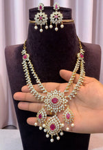 Load image into Gallery viewer, Stunning Gj polish two layer short necklace with pink and green stone
