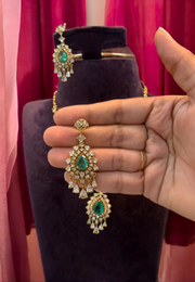 Beautiful party wear short necklace with green stone