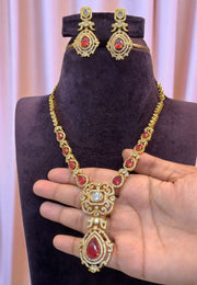 Beautiful victorian polish short necklace with red stone