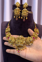 Load image into Gallery viewer, Traditional nakshi short haram with god Laxmi Devi motive
