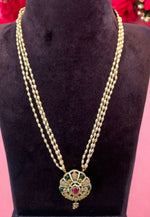 Load image into Gallery viewer, Beautiful pearls chain with pink stone
