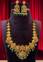 Beautiful short coral beads necklace with gold finishing