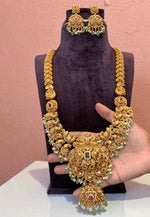 Load image into Gallery viewer, Beautiful 3d long haram with green beads