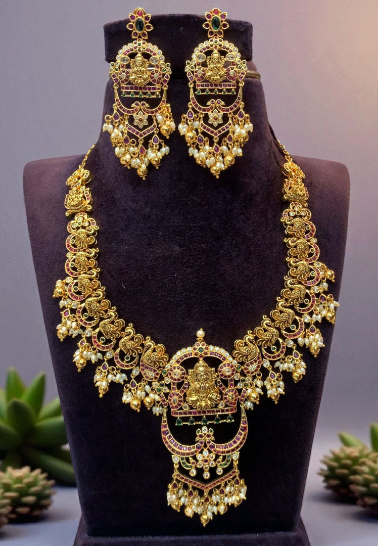 Beautiful nakshi haram with jadav kundan stone