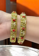 Load image into Gallery viewer, Stunning coral bangles -perfect for any occasion
