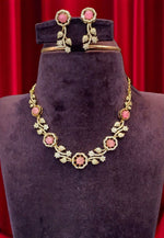 Load image into Gallery viewer, Beautiful short necklace with light pink stone
