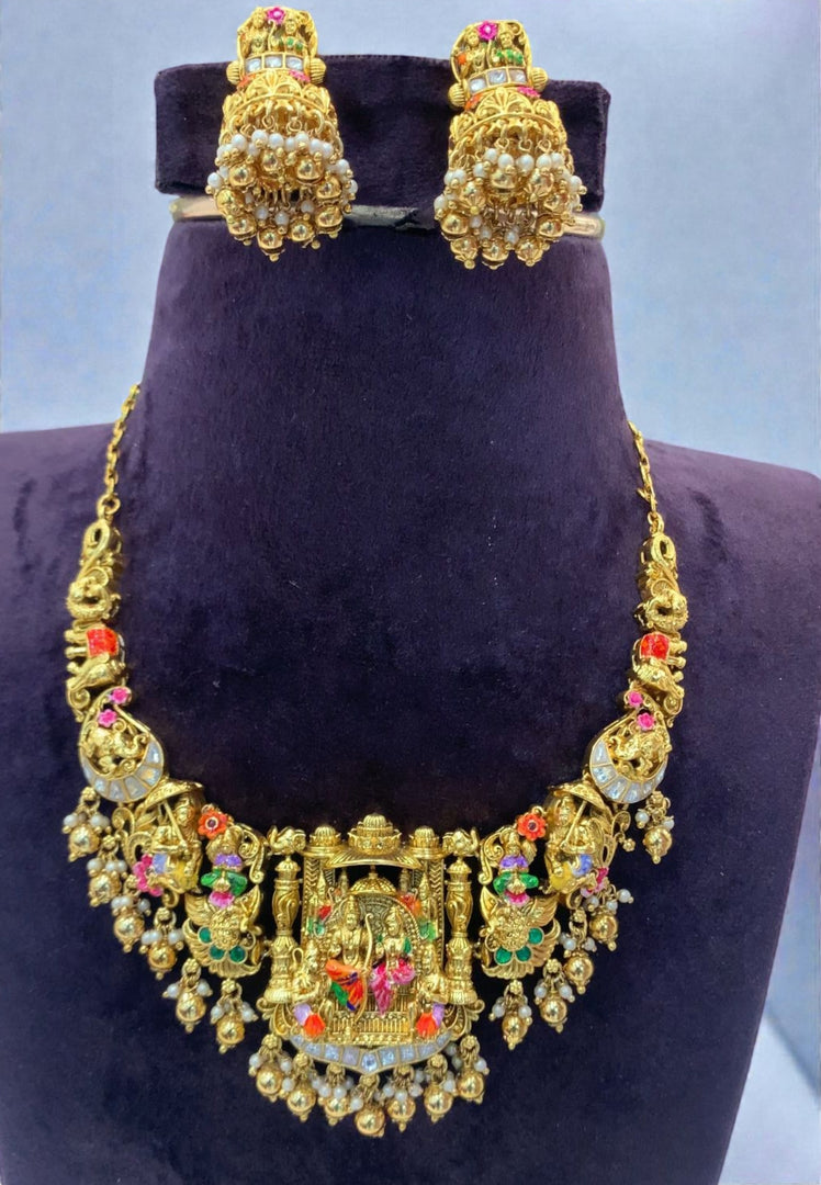 Beautiful short necklace with meenakari design