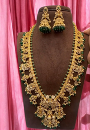 Beautiful long necklace with gold finishing and green stone