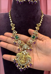 Beautiful short necklace with morganite stones and mehandi victorian polish