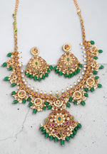 Load image into Gallery viewer, Beautiful jadav kundan stone necklace with green beads