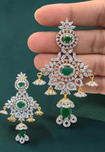Load image into Gallery viewer, Beautiful gj polish earrings with green stone