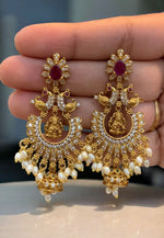 Load image into Gallery viewer, Beautiful earrings with ruby colour stone and guttapusalu hangings
