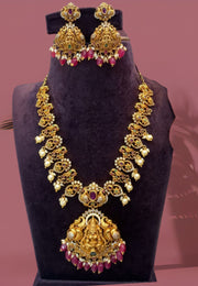 Beautiful short nakshi necklace with ruby colour stone and guttapusalu hangings