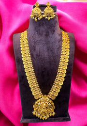 Traditional long haram with kasulu and nakshi balls pairing with beautiful jumkhas