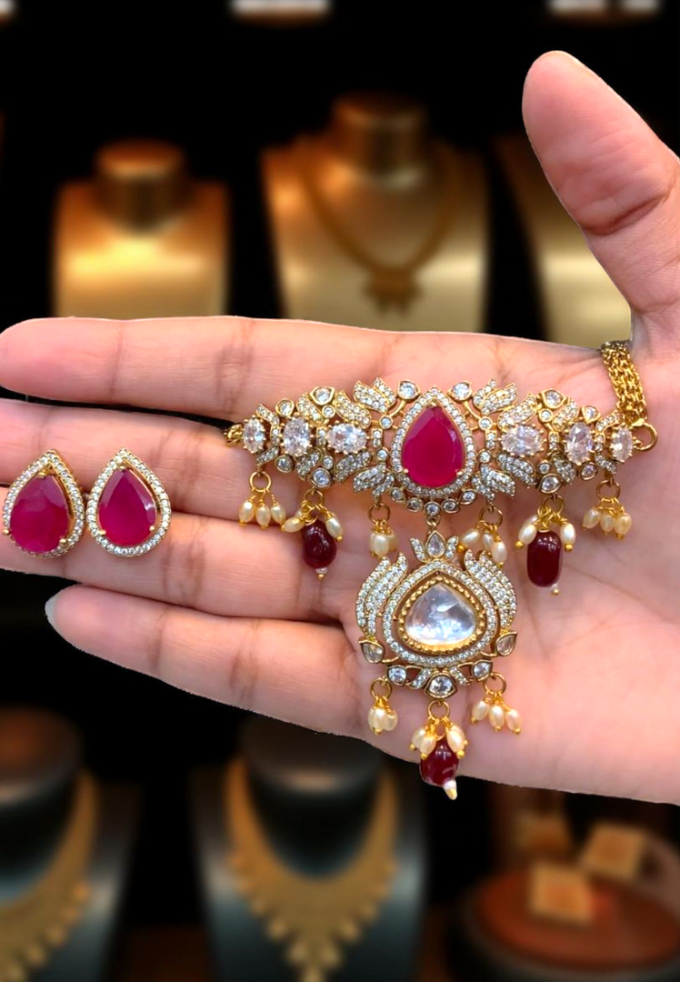 Victorian polish simple chocker   with ruby colour stones pairing with beautiful studs