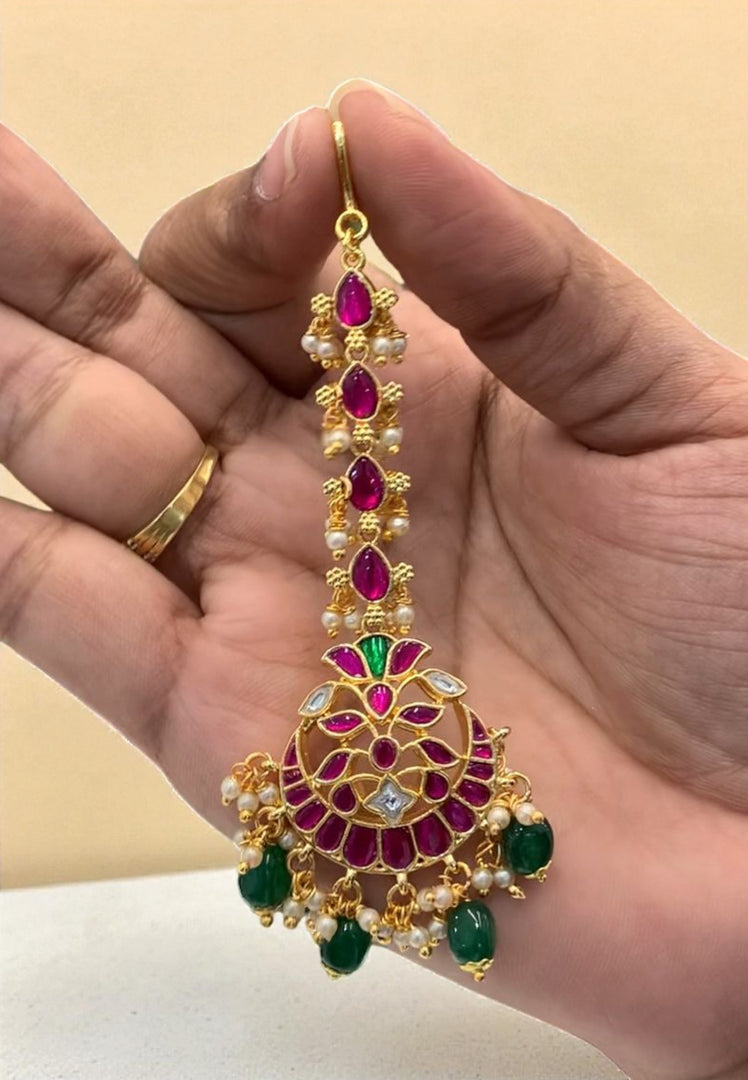 Beautiful chandbali tikka with jadav kundan stone