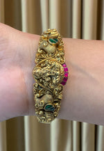 Load image into Gallery viewer, Beautiful open type kada bangle with god Laxmi Devi motive
