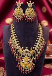 Beautiful short necklace with ruby beads and nakshi polish