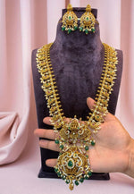 Load image into Gallery viewer, Beautiful long nakshi haram with green stone
