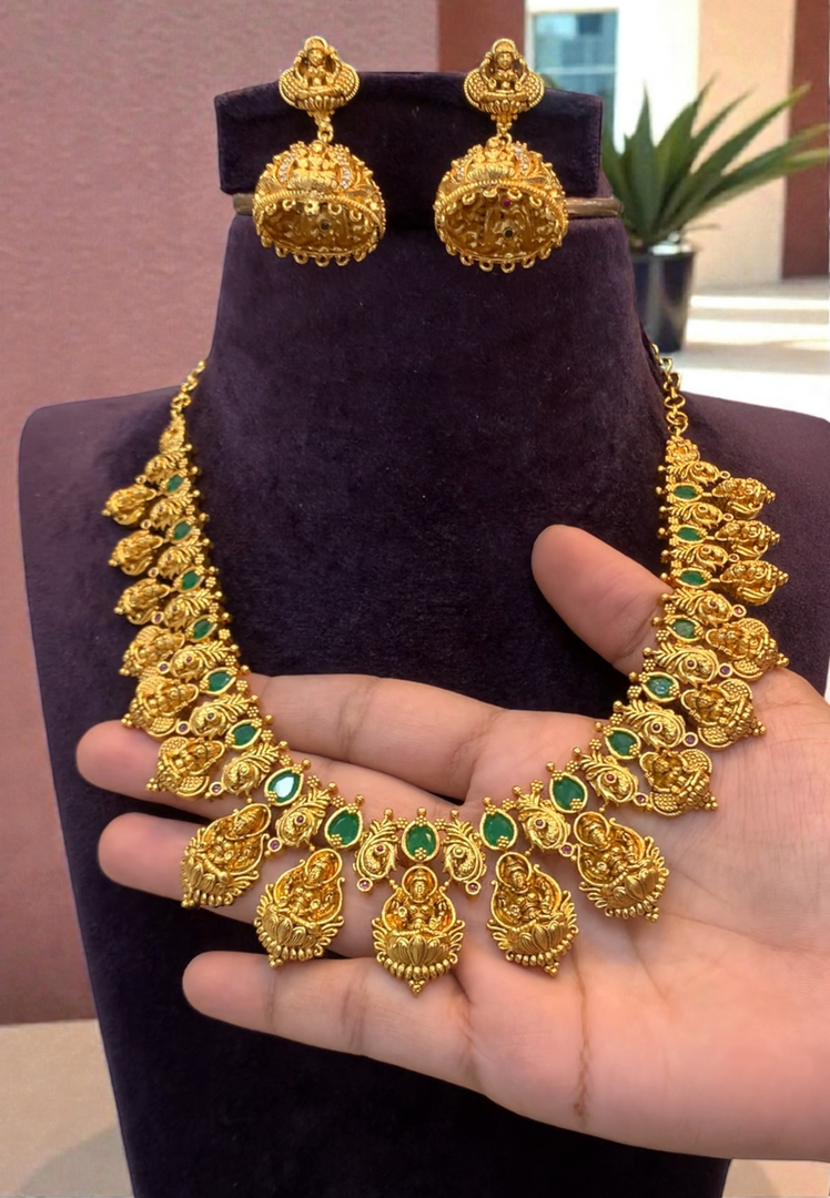 Beautiful short kasula haram with green stone