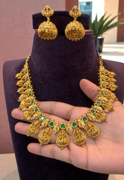 Beautiful short kasula haram with green stone