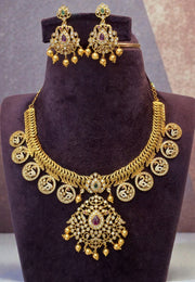 Beautiful short necklace with Jalebi pattern