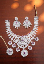 Load image into Gallery viewer, Beautiful gj polish short necklace with pink stone