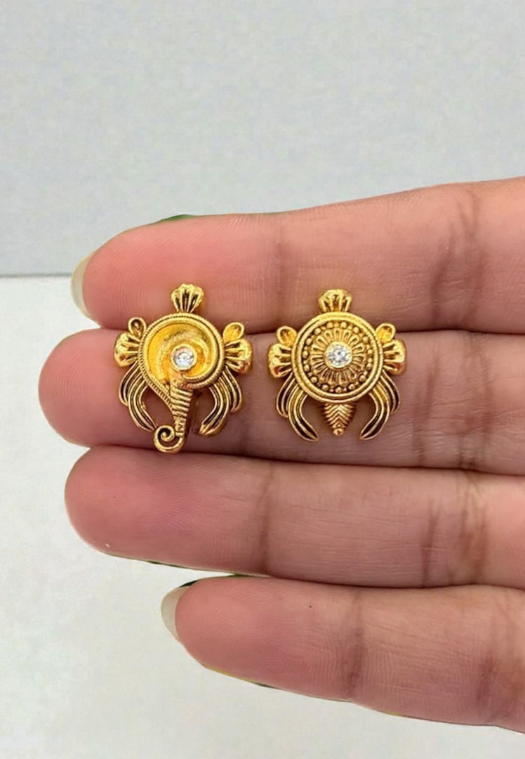 Beautiful shankuchakra design studs