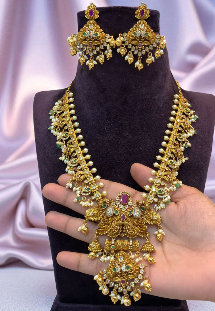 Traditional nakshi short haram with green and pink stone without god Motive