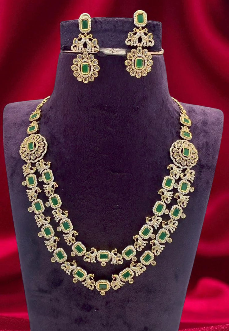 Beautiful gj polish two layer short necklace with green stone