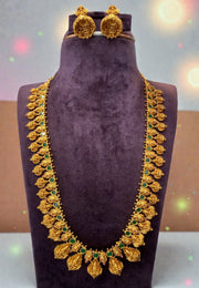 Beautiful traditional kasula haram with green stone