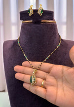 Load image into Gallery viewer, Beautiful black beads chain with green pendant
