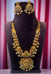 Beautiful short haram with nakshi finishing and without god Motive