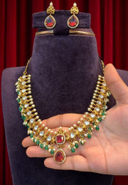 Beautiful beads short necklace with green and red stone