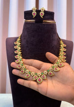 Load image into Gallery viewer, Beautiful short kundan stone necklace with pink stone
